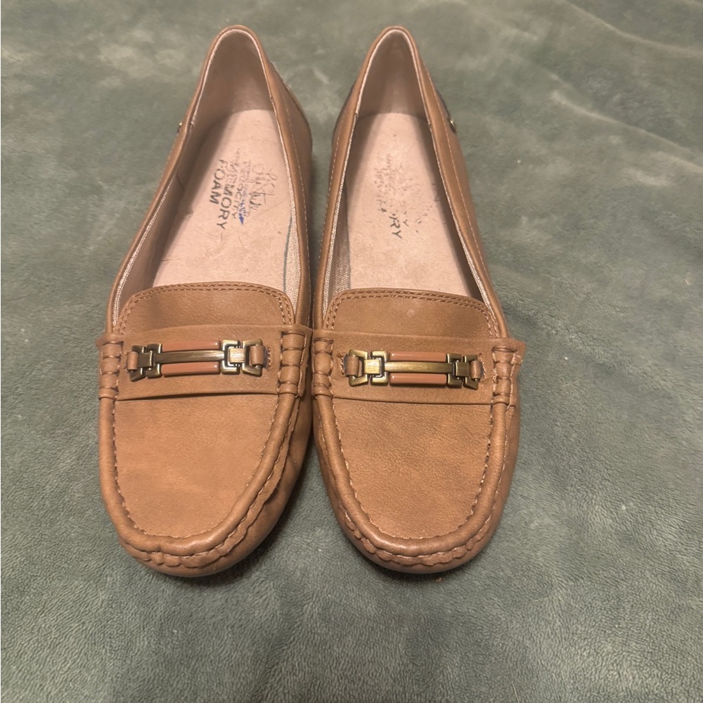 Life Stride Tan Loafers 7.5